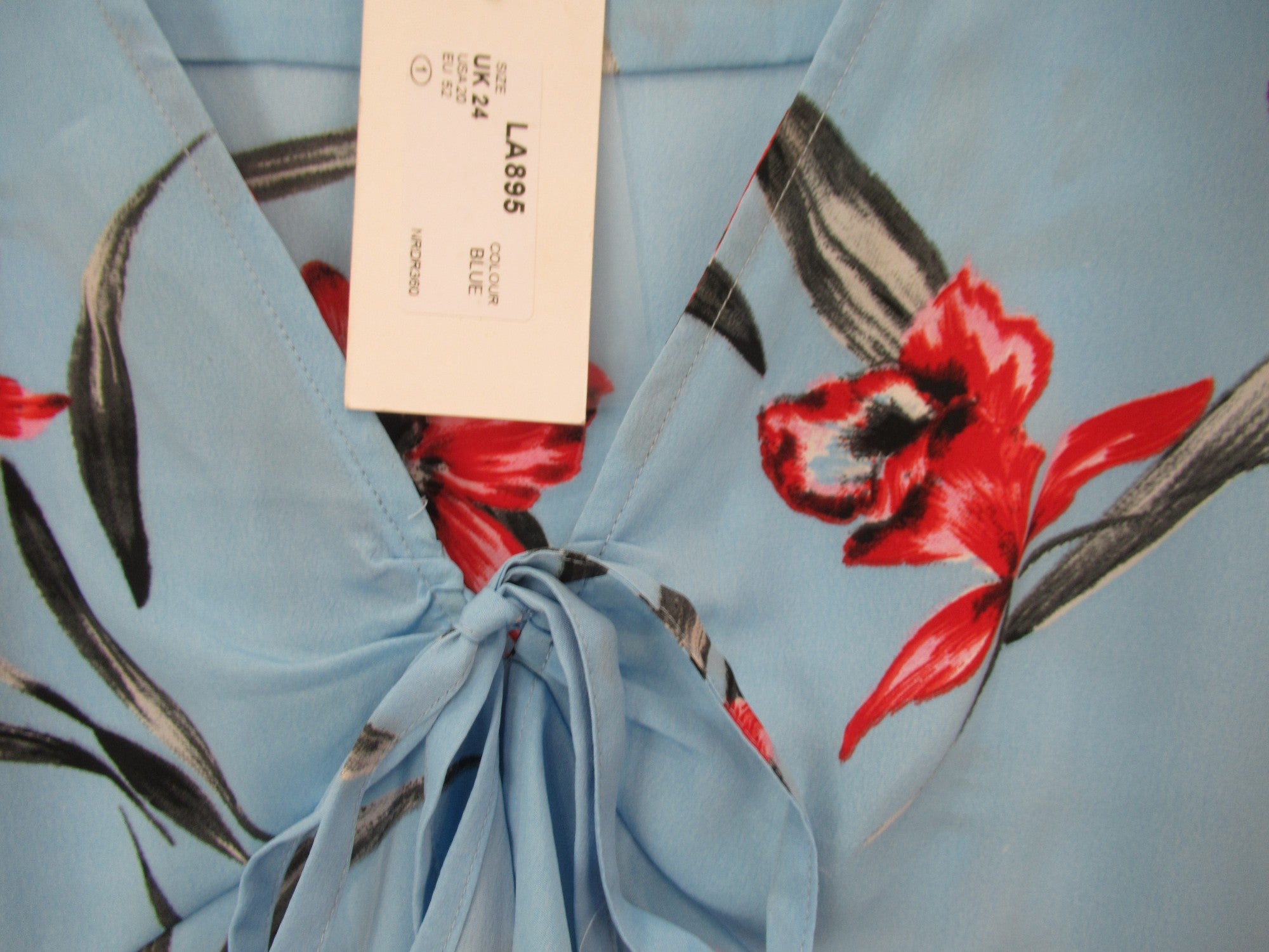 neck image for Neon Rose Floral Dress UK 24 Blue Red Womenswear | Pre-loved