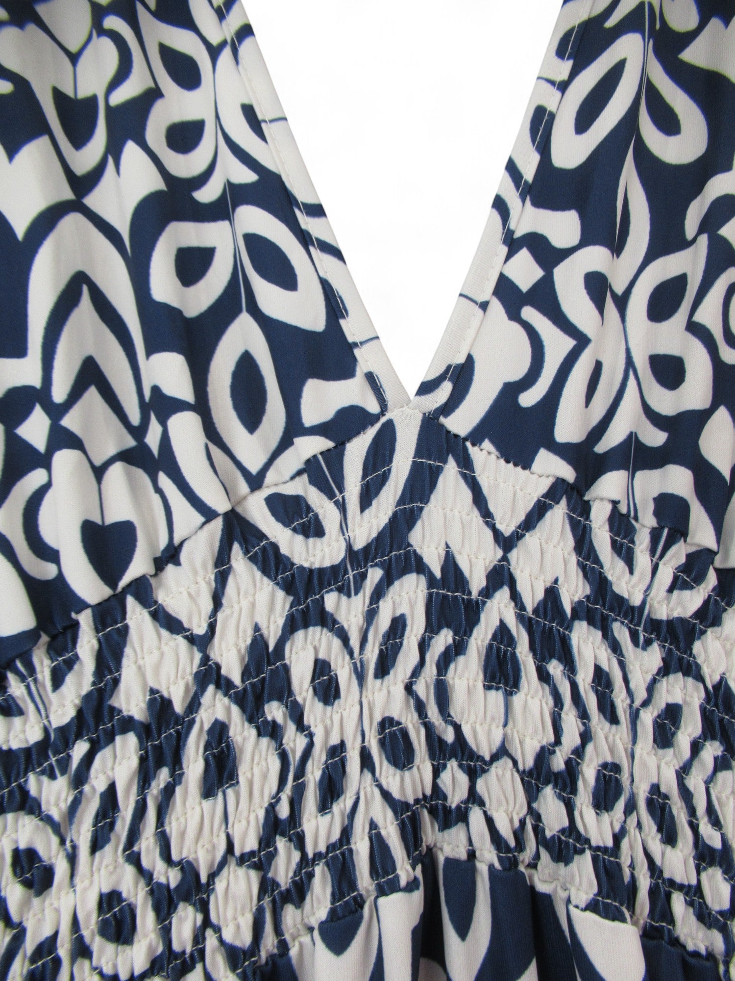 neckline image for Maxi Dress Navy White Dress 5XL Geometric Womenswear | Pre-loved 
