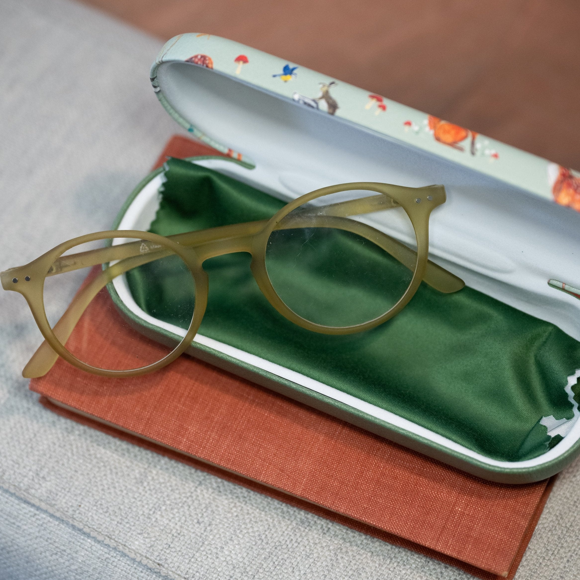 Woodland glasses case