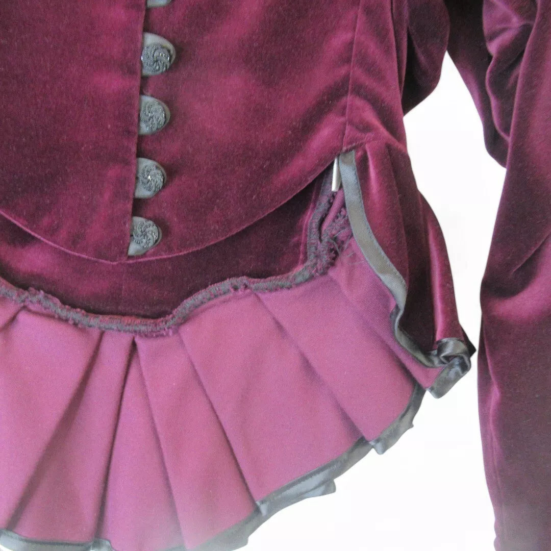 close up top image for Caroline Harris Medium Plum Velvet Outfit Vintage Womenswear | Preloved