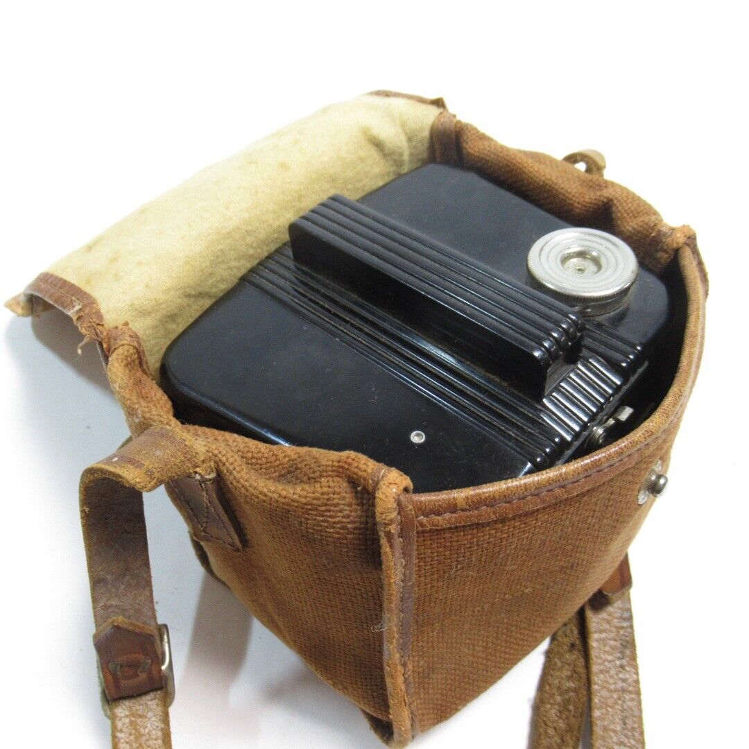 Kodac Bull's Eye Six-20 Film Camera Black w/ Original Case, Vintage *UNTESTED*