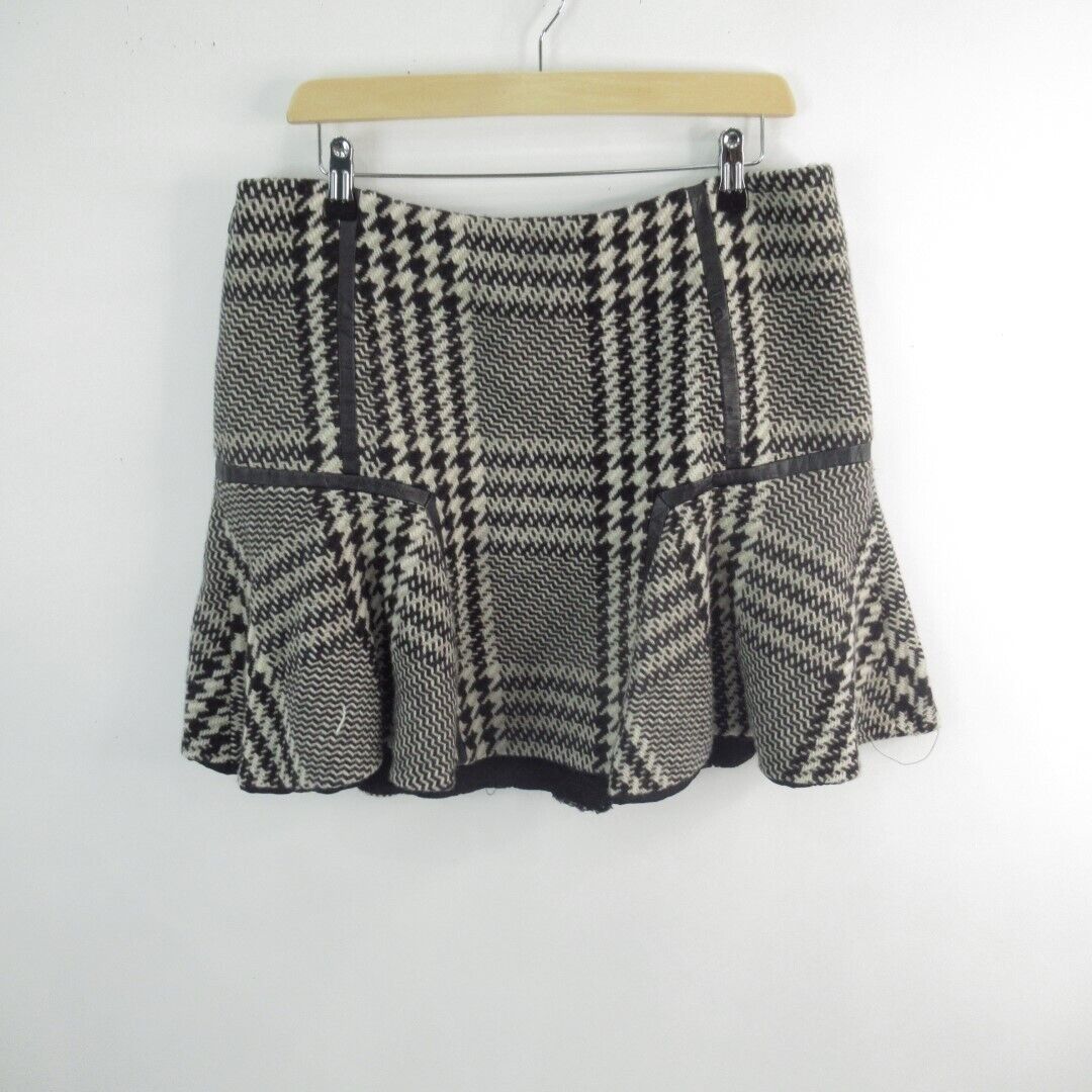 Karen Millen Skirt UK 16 Dog Tooth Black White Checked Short Knit Smart Flared